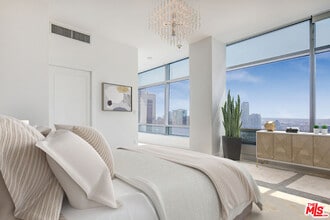 Building Photo - 900 W Olympic Blvd