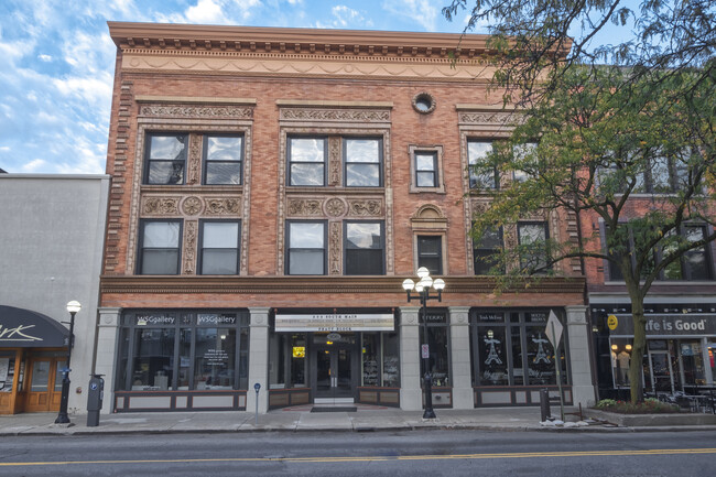 Building Photo - 306 S Main St
