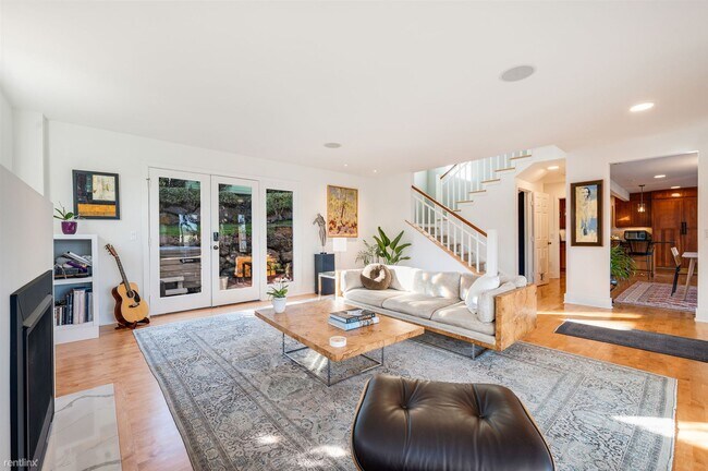 Foto del edificio - 5 br, 3.5 bath House - 903 Lakeside Avenue...