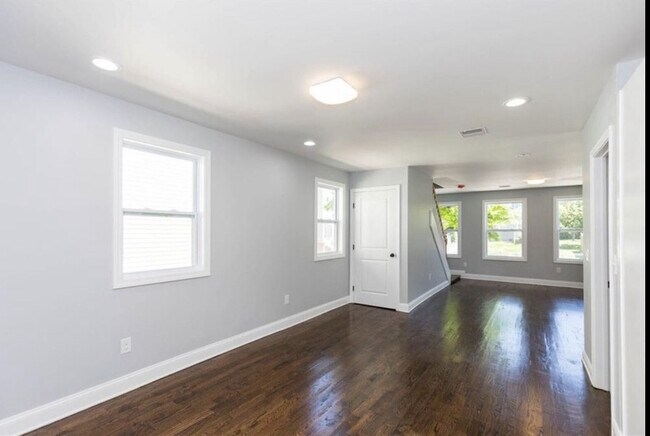 Foto del edificio - 3 bd 2 ba Single family home