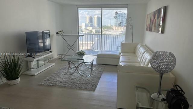 Foto del edificio - 137 Golden Isles Dr