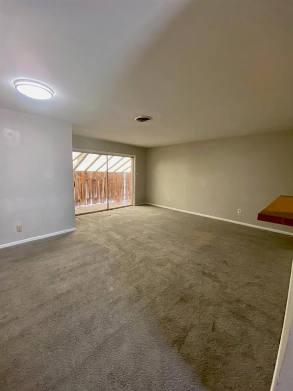 Foto del edificio - 5810 Clarewood Dr