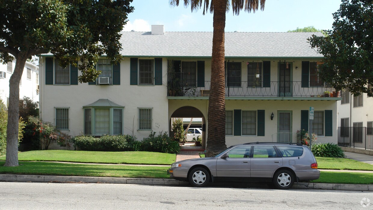 Building Photo - 646-648 Orange Grove Ave