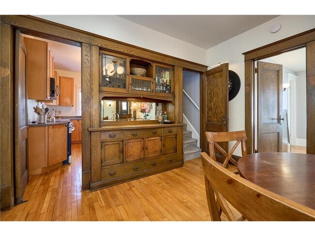 Building Photo - 4520 Bryant Ave S