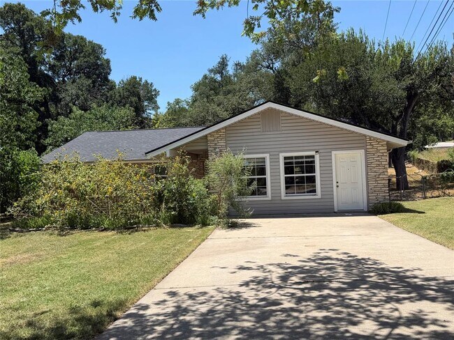 Building Photo - 801 Brushy Creek Dr