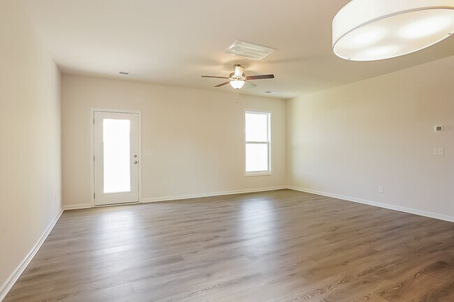 Foto del edificio - 732 Courtland Dr