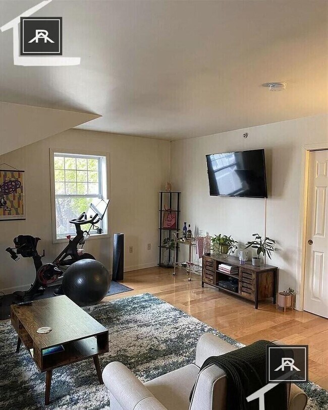 Foto del edificio - 5 bedroom in Allston MA 02134