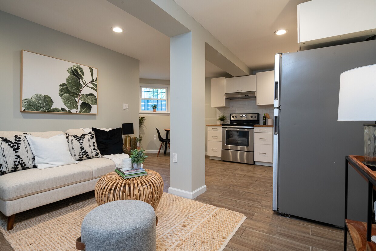 Foto principal - 901 L St NE