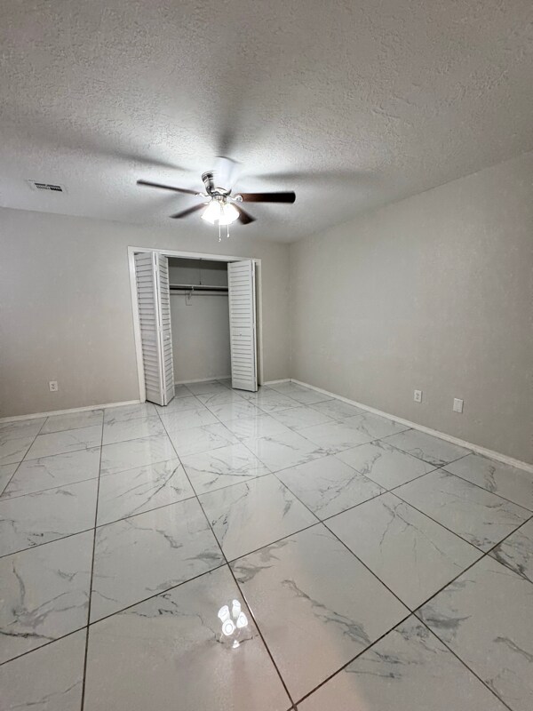 Foto del edificio - 7932 NW Crossland Cir