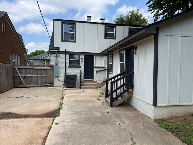Foto del edificio - 1128 NW 15th St
