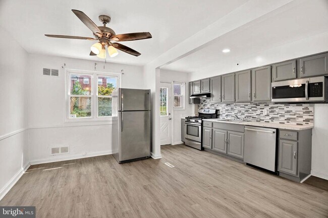Foto del edificio - 5427 Channing Rd