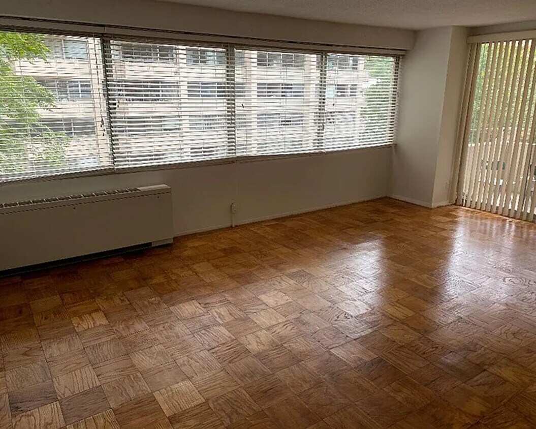 Foto principal - 5500 Friendship Blvd