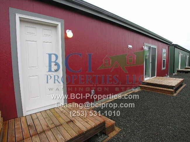 Building Photo - Evergreen Place Condominiums!! 3 Bed/ 2 Ba...