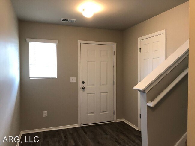 Building Photo - 137 Patriot Point Dr
