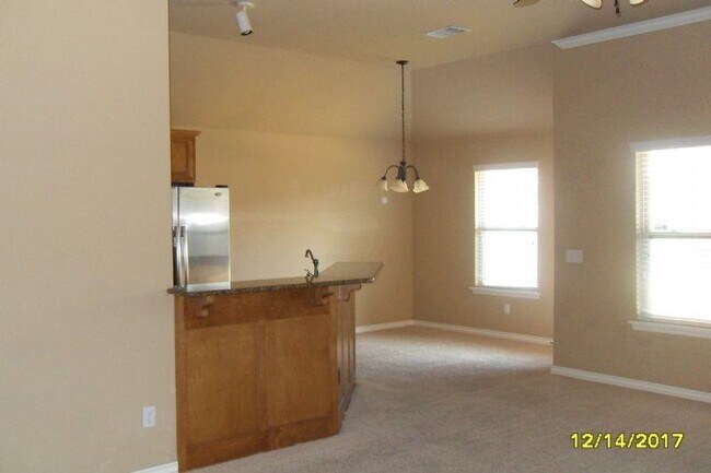 Building Photo - 2160 SW 43rd St
