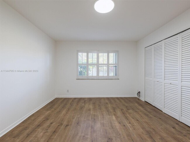 Foto del edificio - 2801 DC Country Club Boulevard