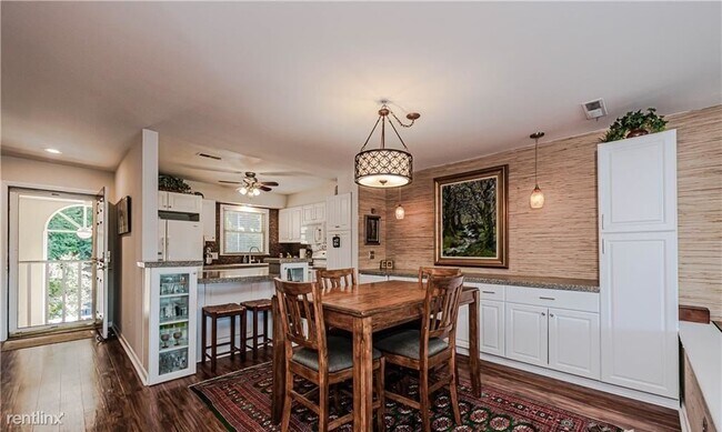 Building Photo - 1 br, 1 bath Condo - 7324 Lakefront Dr