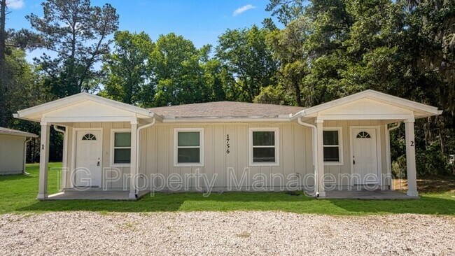 Foto del edificio - 1756 Lane Ave S