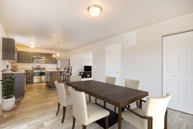 Foto del edificio - 5365 Eagle Glen Dr SW