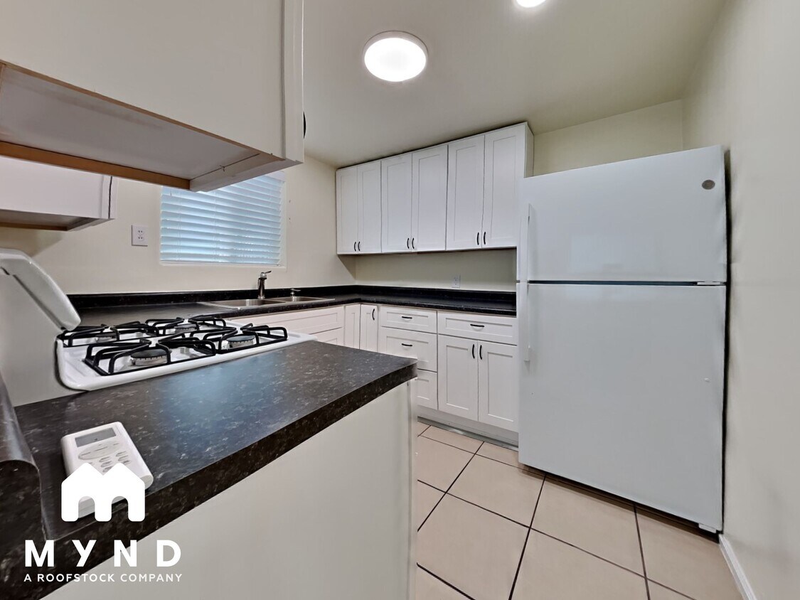 Foto principal - 6017 W Gardenia Ave