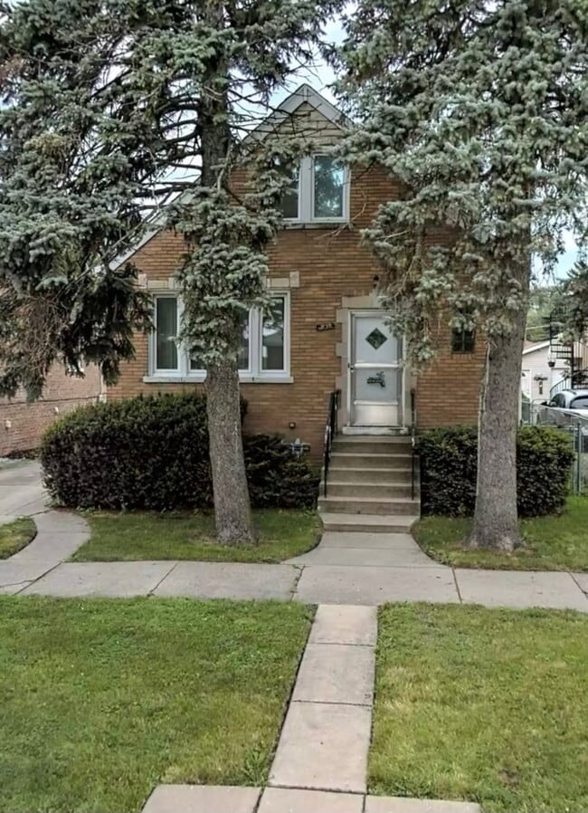 Building Photo - 3738 Highland Ave