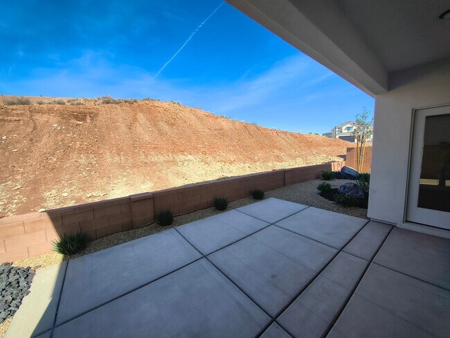 Foto del edificio - Brand New - 4 Br 2.5 Ba 2 Car Garage - Shaded Patio+++