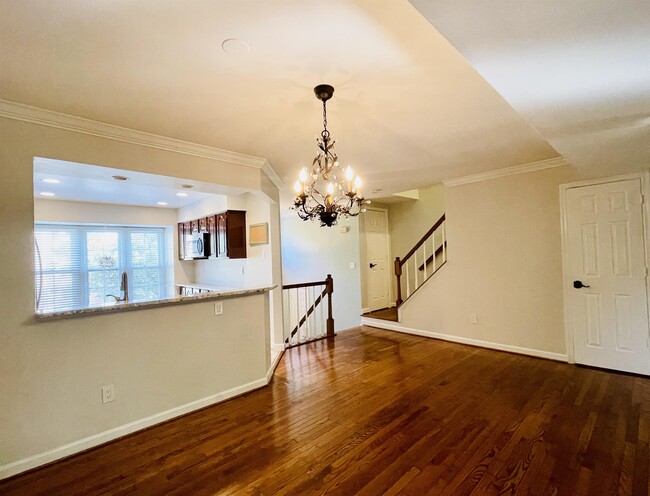 Building Photo - 6302 Crooked Oak Ln