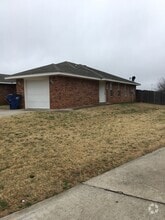 Building Photo - 1010 Aspen Ct