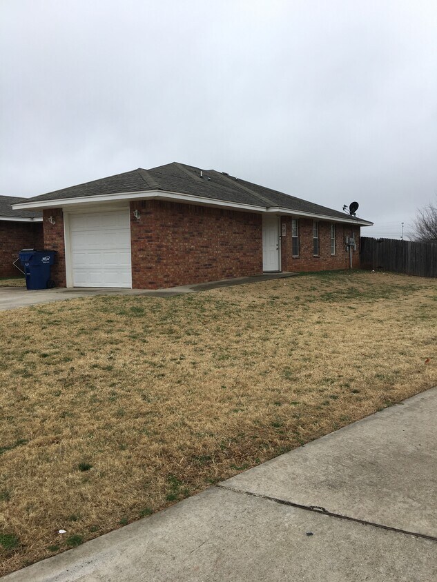Foto principal - 1010 Aspen Ct
