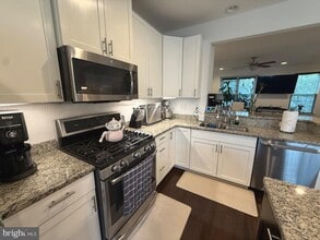 Building Photo - 210 Compass Dr
