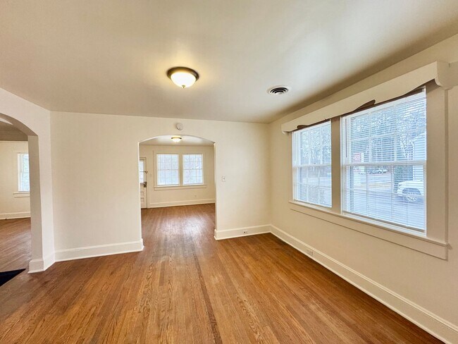 Foto del edificio - South Hill Beautiful Rancher for Rent