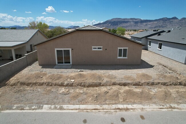 Building Photo - 5121 Valero Ct