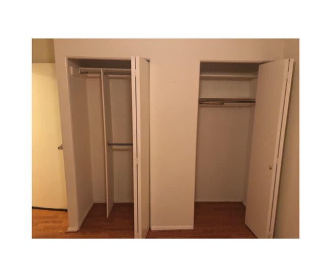 Building Photo - 9083 Meadow Heights Rd