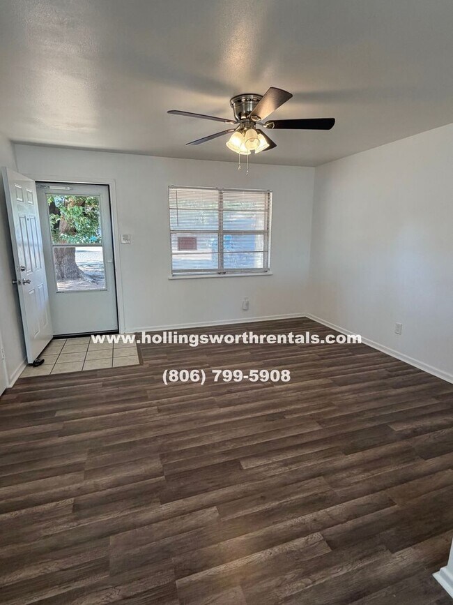 Foto del edificio - Spacious 3 Bedroom, 2 Bath, 2 Car Garage with bonus room