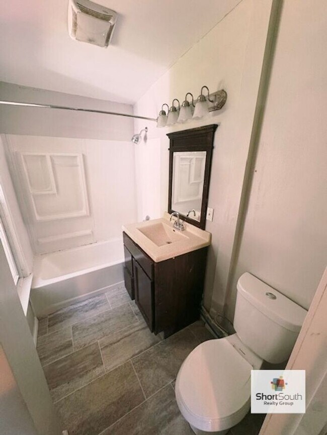 Foto del edificio - Updated 2 Bed 1 Bath home on the SE side