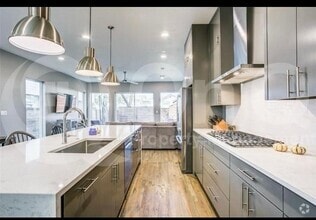 Building Photo - 4417 Munger Ave