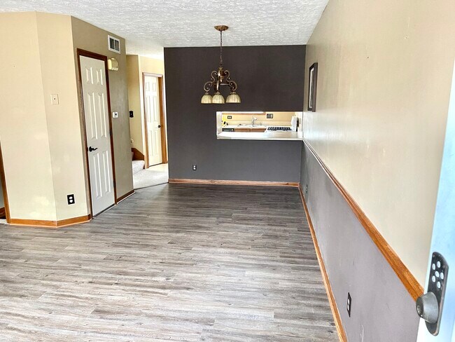 Building Photo - 1138 Anthrop Dr