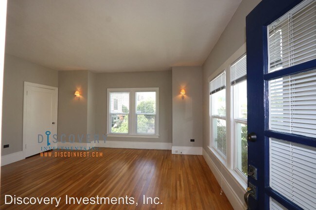 Building Photo - 540-540 Mandana Blvd
