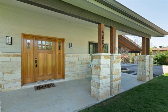 Building Photo - 5803 Lakeside Trail