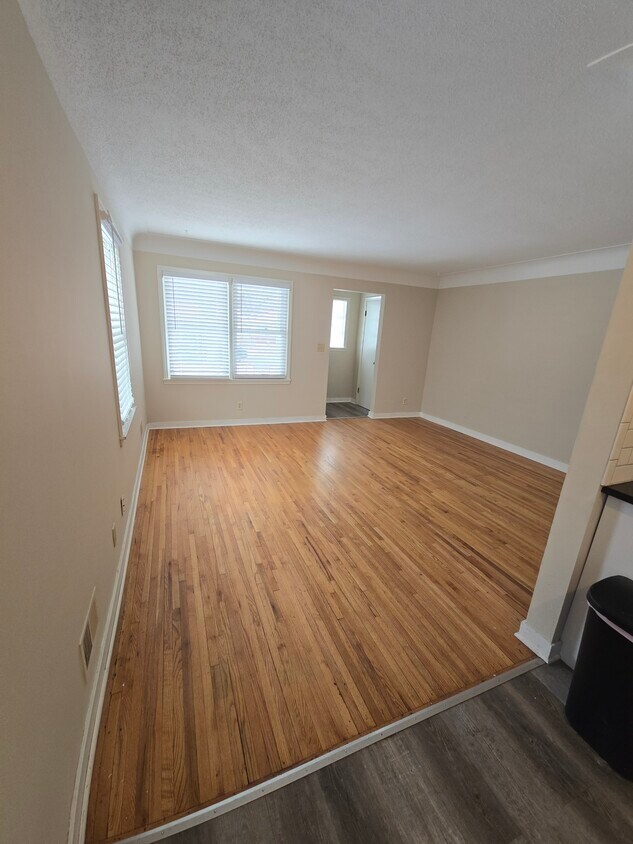 Foto del edificio - 4231 Bloomington Ave