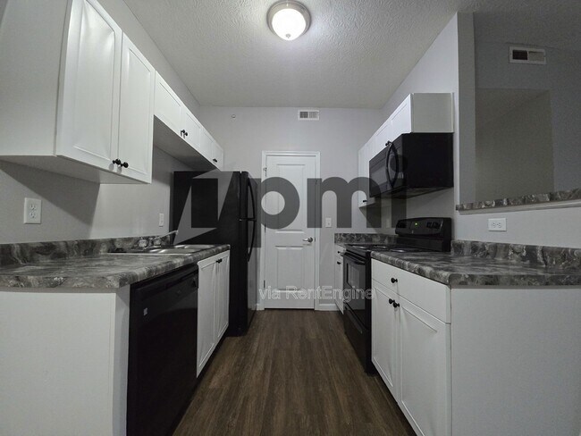 Interior Photo - Jefferson Pointe