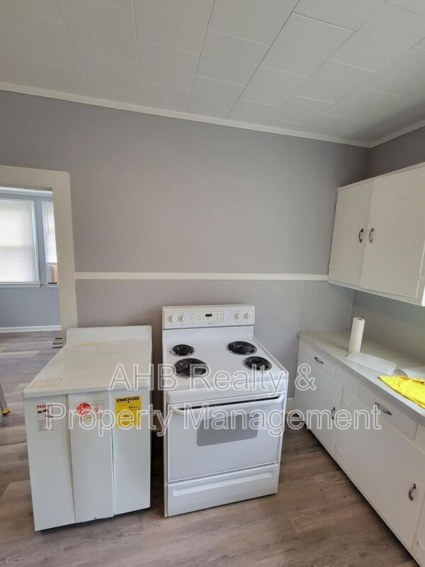 Foto del edificio - 1104 W Webb Ave