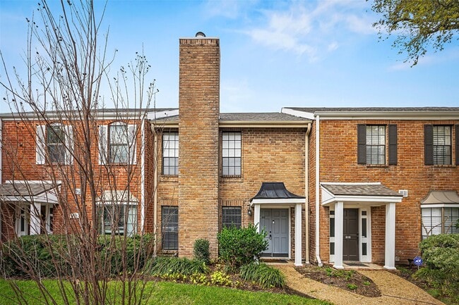 Foto del edificio - 810 Augusta Dr