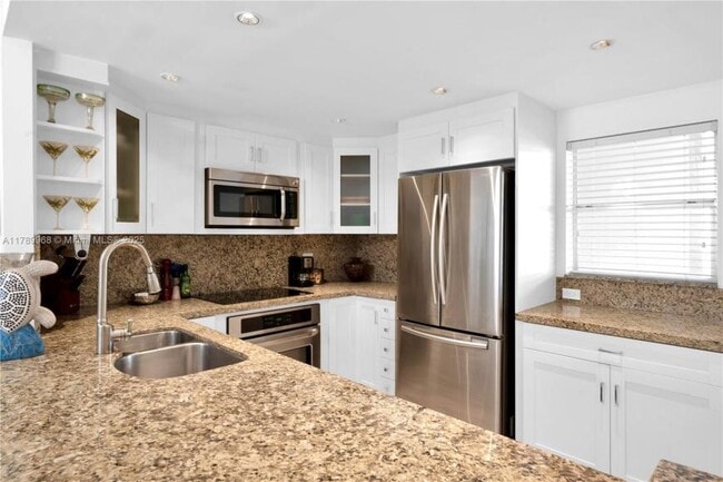 Building Photo - 2 bedroom in Sunny Isles Beach FL 33160