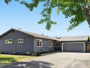 Building Photo - 841 Peach Ave