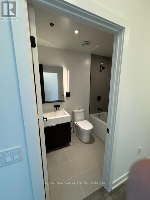 Photo du bâtiment - 117-3117 Broadway Ave