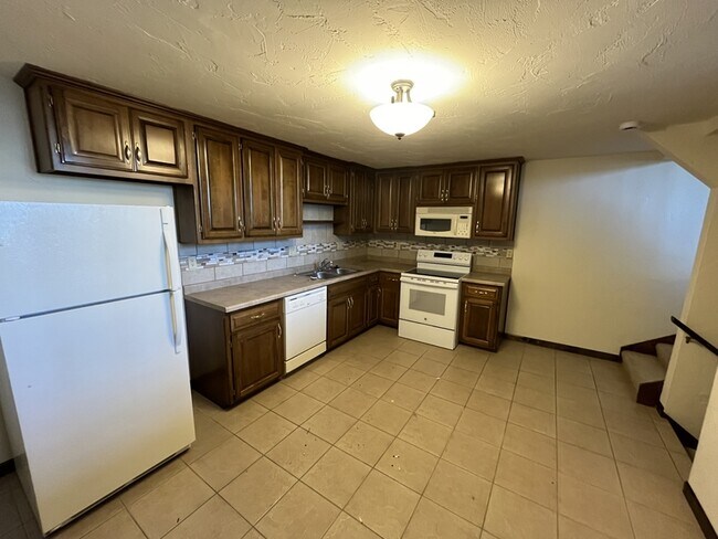 Foto del edificio - 2390 Canter Ln