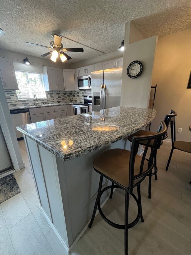 Building Photo - Renovated 2/2 Beacon 21 Condo Waterfront 55+ Community