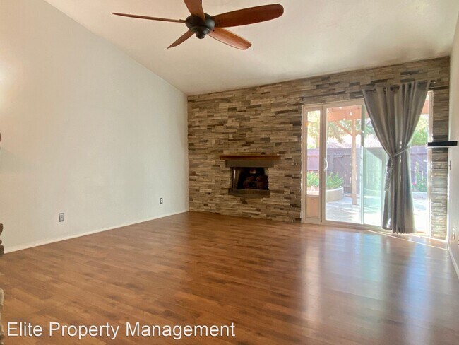 Building Photo - 2 br, 2 bath House - 925 Monterey Dr