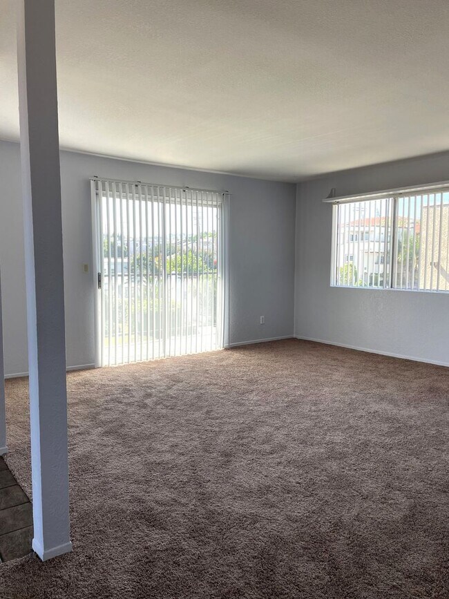 Building Photo - Open and Spacious 2 Bedroom, 1 Bathroom Apartment in San Pedro